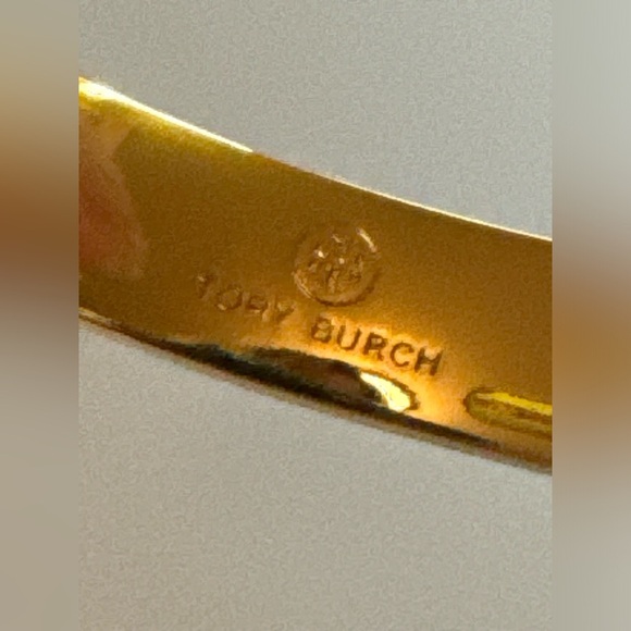 Tory Burch NWT Kira Black Enamel & Gold-Toned Cuff Bracelet - Picture 6 of 12